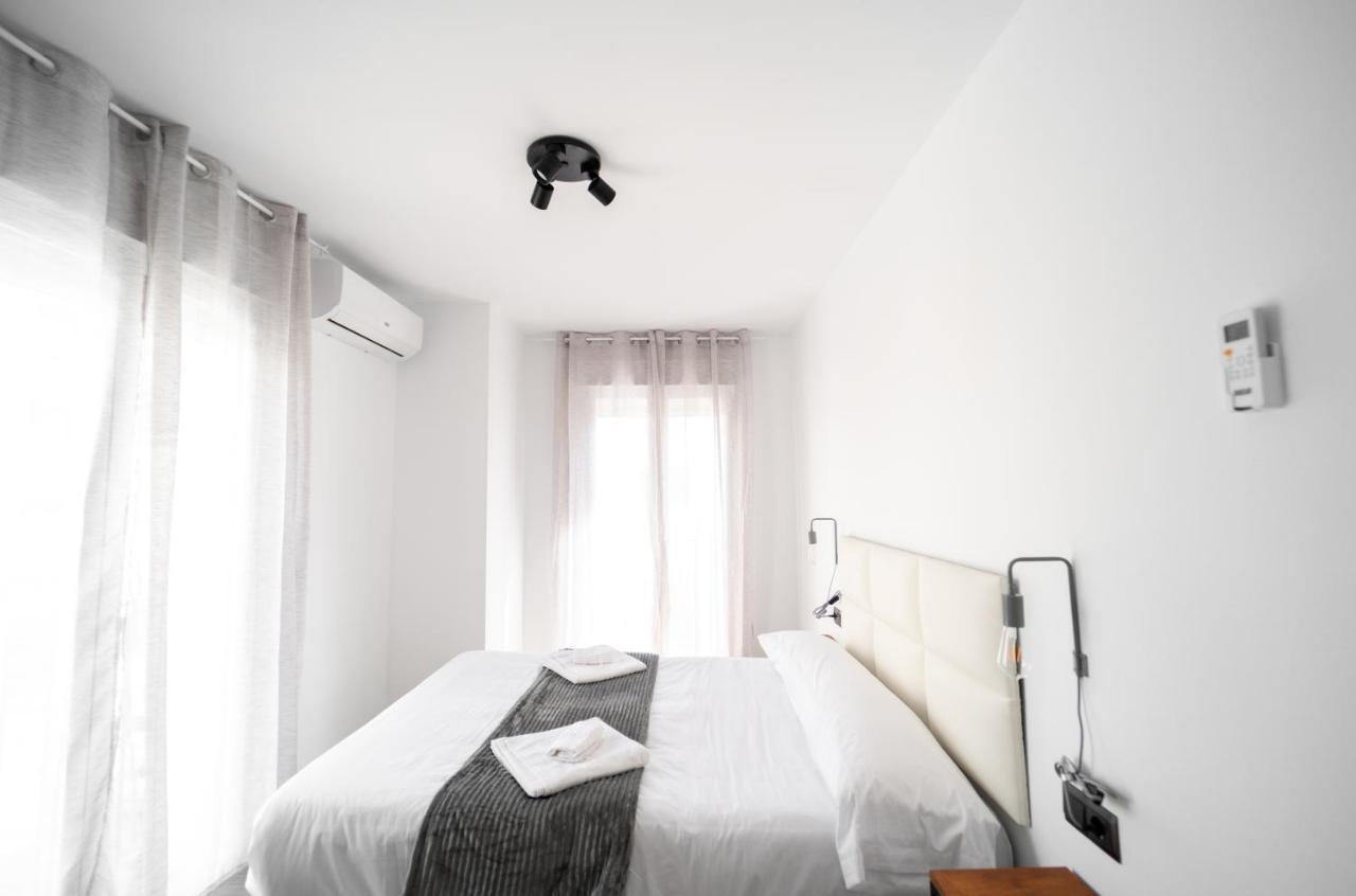 רונדה Apartamentos La Encarnacion מראה חיצוני תמונה