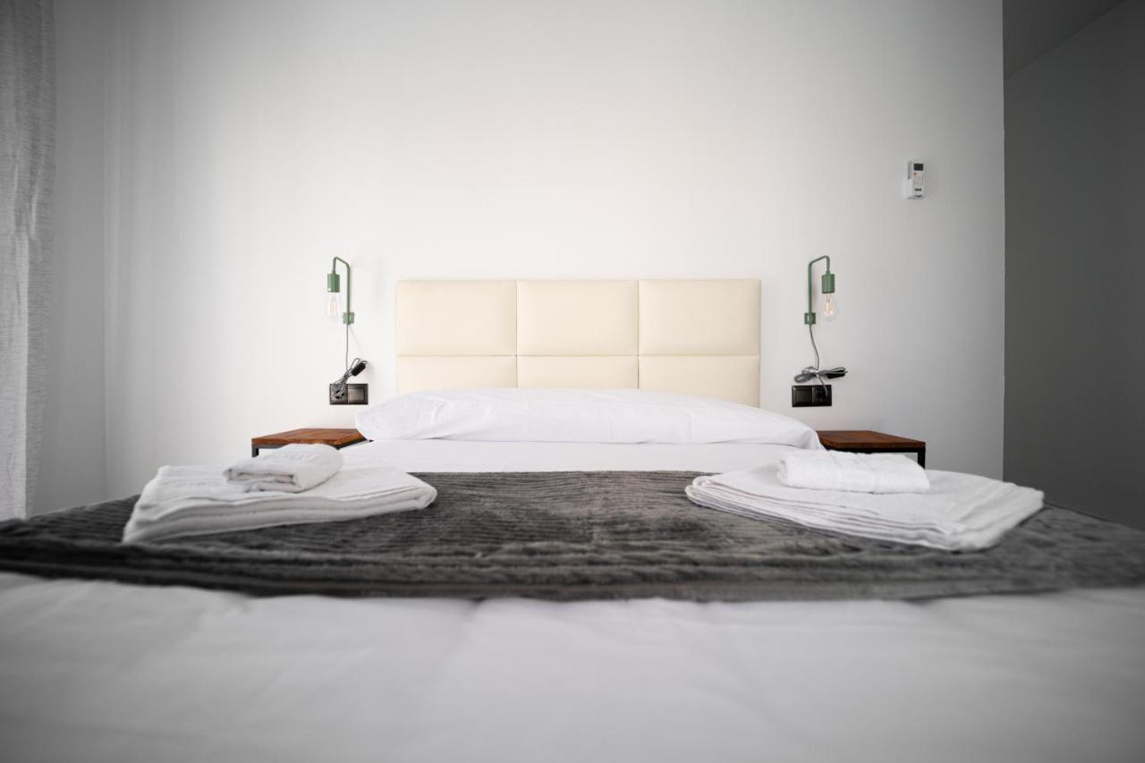 רונדה Apartamentos La Encarnacion מראה חיצוני תמונה